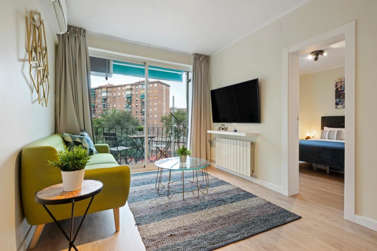 Tendency Apartments Forum 4 Сант Адриа де Бесос Екстериор снимка