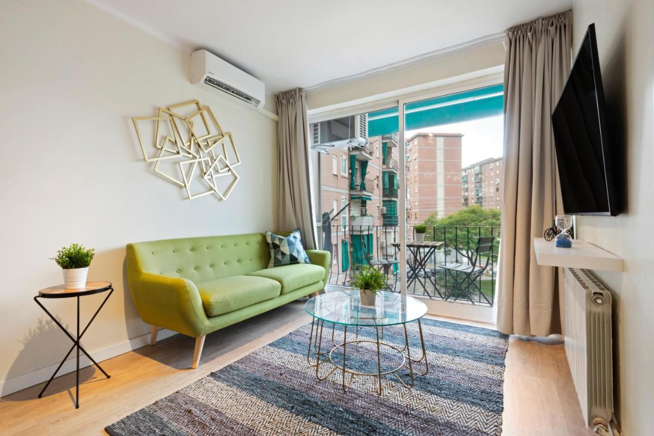 Tendency Apartments Forum 4 Сант Адриа де Бесос Екстериор снимка
