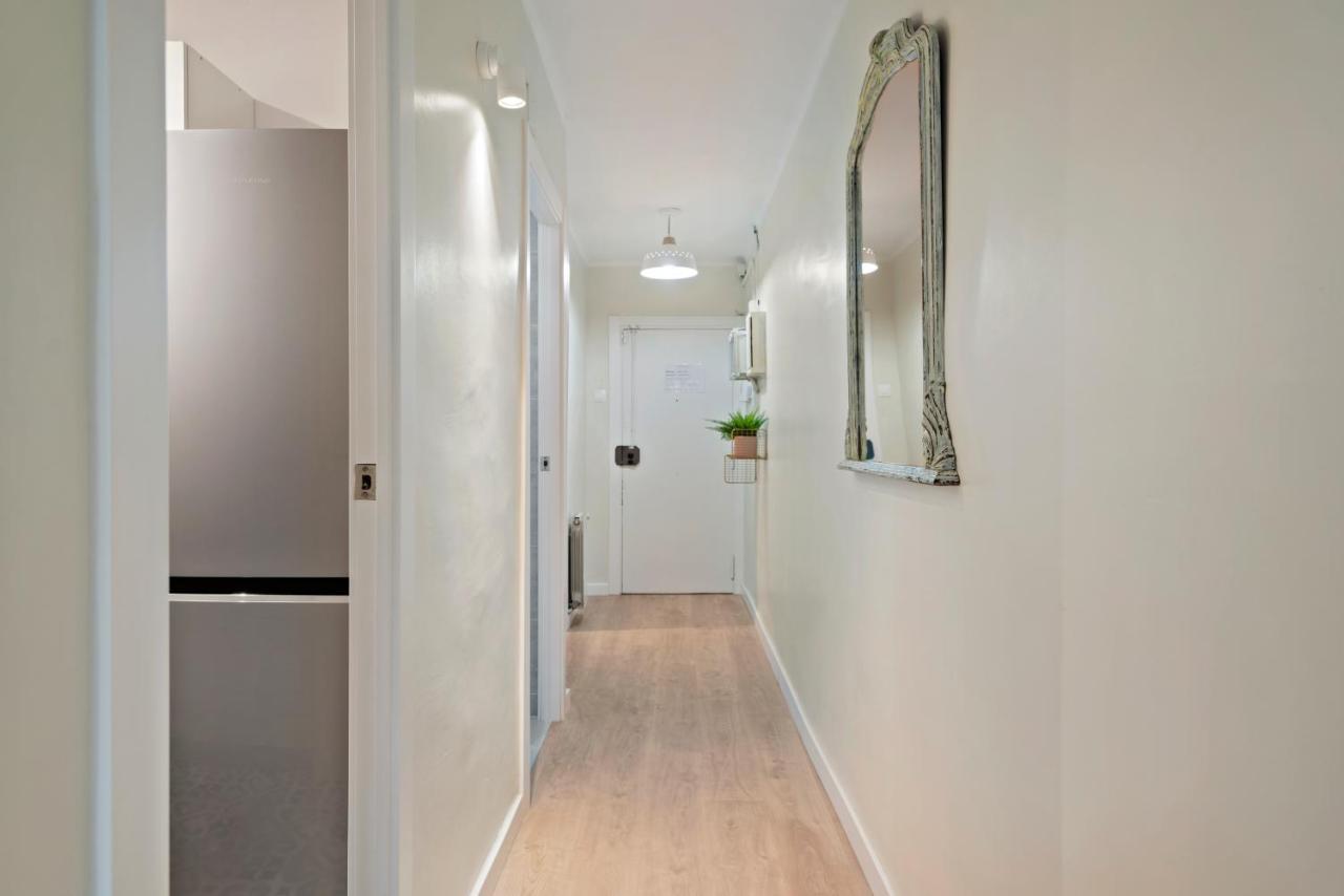 Tendency Apartments Forum 4 Сант Адриа де Бесос Екстериор снимка