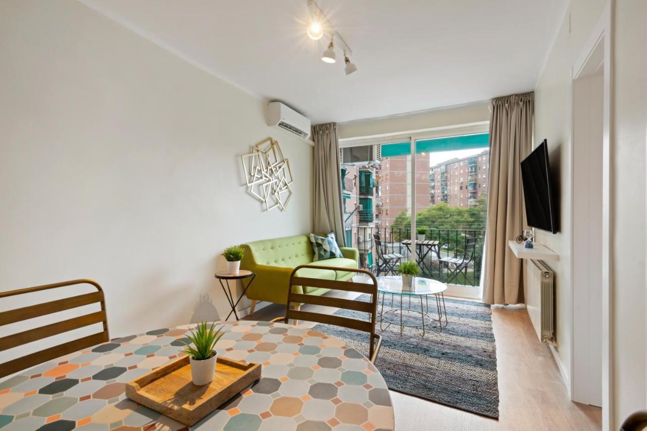 Tendency Apartments Forum 4 Сант Адриа де Бесос Екстериор снимка